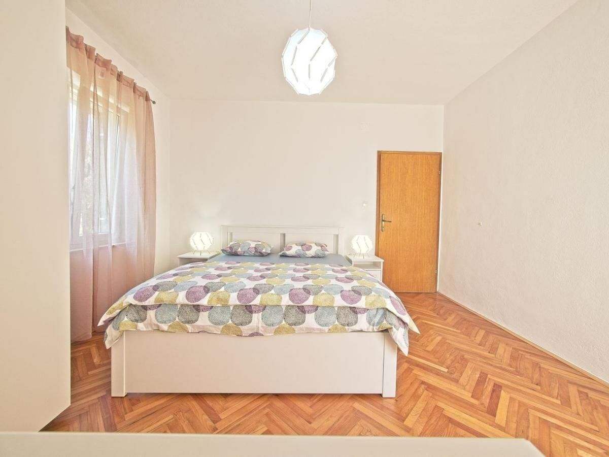 Apartman Nikica Postira Exterior photo